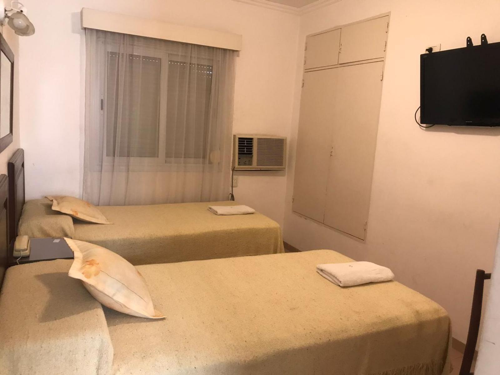 Nuevo Hotel Bristol 圣地亚哥-德尔埃斯特罗 外观 照片