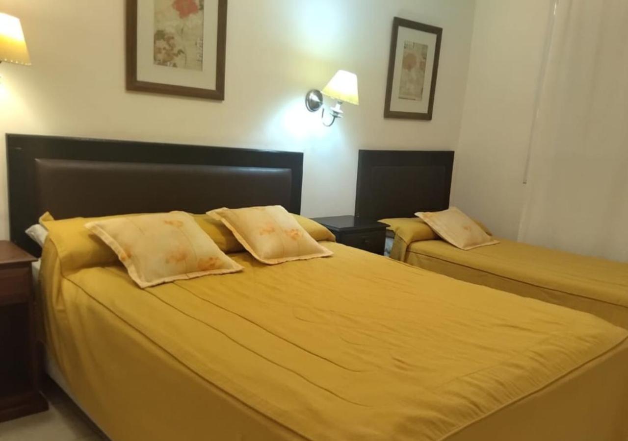 Nuevo Hotel Bristol 圣地亚哥-德尔埃斯特罗 外观 照片