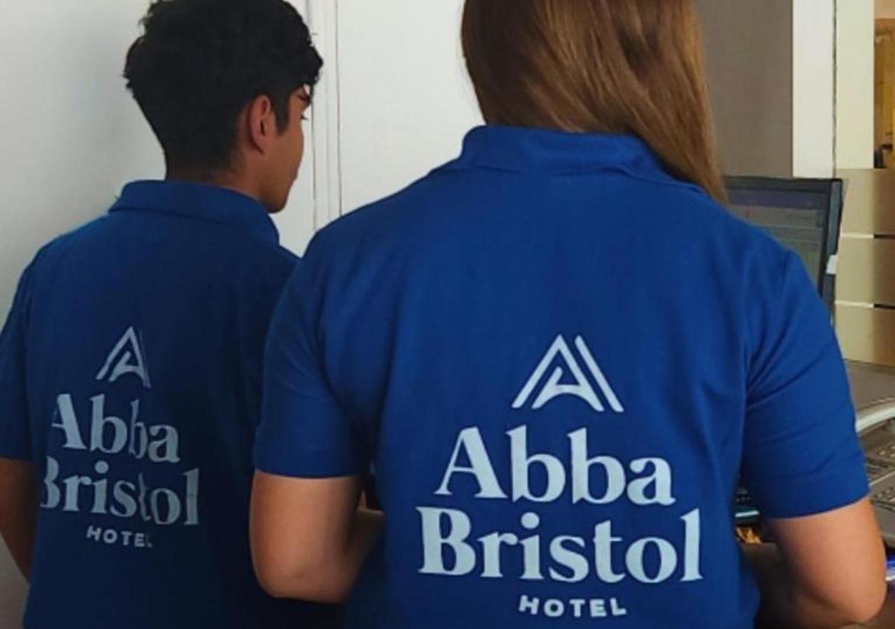 Nuevo Hotel Bristol 圣地亚哥-德尔埃斯特罗 外观 照片